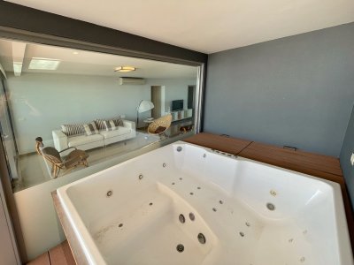 en venta 3 dormitorios con parrillero y jacuzzy propio, amenities de primer nivel únicos en punta del este