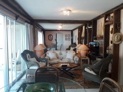 Apartamento en Peninsula a pasos de la rambla