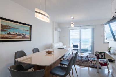 En venta amplio apartamento 2 dormitorios con amenities y vista al mar