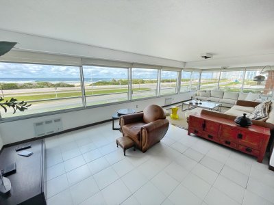 Apartamento en venta primera linea playa brava