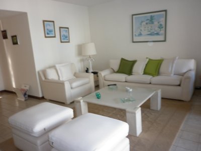 Apartamento en torre a pasos del mar
