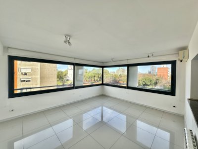 Apartamento de 3 dormitorios en venta para vivienda u oficina en Maldonado