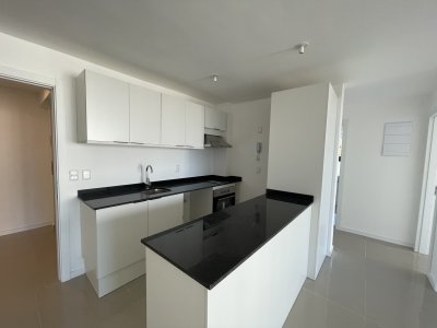 Espectacular Apartamento de tres dormitorios y dos baños en Edificio nuevo