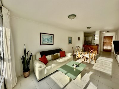 Apartamento en excelente ubicación con vista al mar