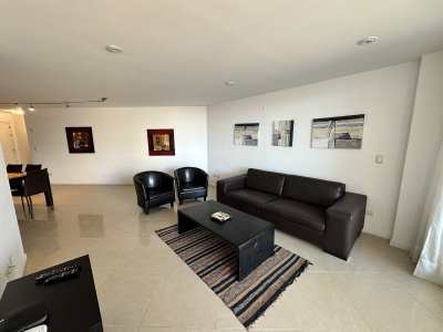 Cómodo y amplio apartamento en Playa Brava