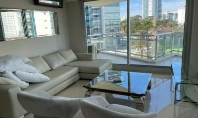 Apartamento en torre con amenities a pasos del mar