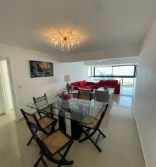 APARTAMENTOESQUINERO CON VISTA PLAYA MANSA Y BRAVA