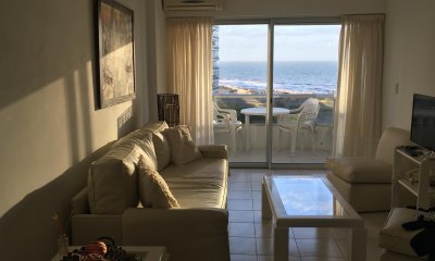 Apartamento 1 dormitorio con muy linda vista a Playa Brava