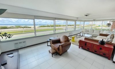 Apartamento en venta primera linea playa brava