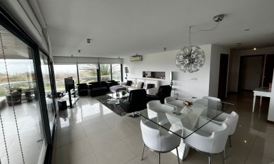 Apartamento en venta primera fila playa brava