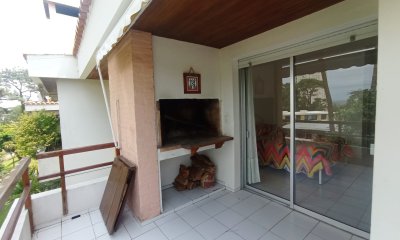 Apartamento de 2 dormitorios con parrillero propio, primer piso por escalera, financiación!!