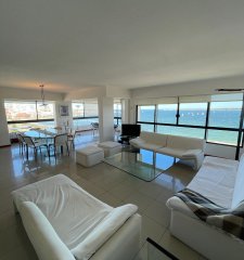 APARTAMENTO FRENTE AL MAR