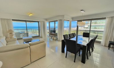 Se vende, 3 dormitorios en suite y dependencia, 4 baños y toilette, terraza al frente con vista despejada a los dedos y excelentes amenities