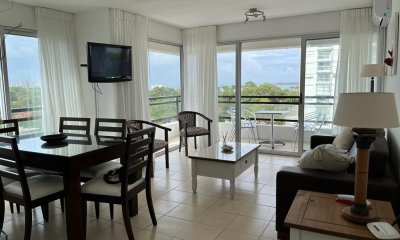 Muy lindo apartamento de 3 dormitorios en Roosevelt