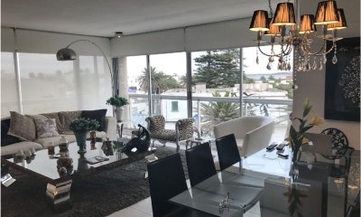 En venta y alquiler.. Apartamento en PenÃ­nsula excelentes vistas al mar y Puerto- Punta del Este