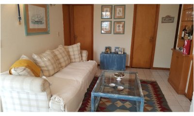 Apartamento de 2 dormitorios y 2 baÃ±os a 1 cuadra de Gorlero, con gran terraza y parrillero propio.