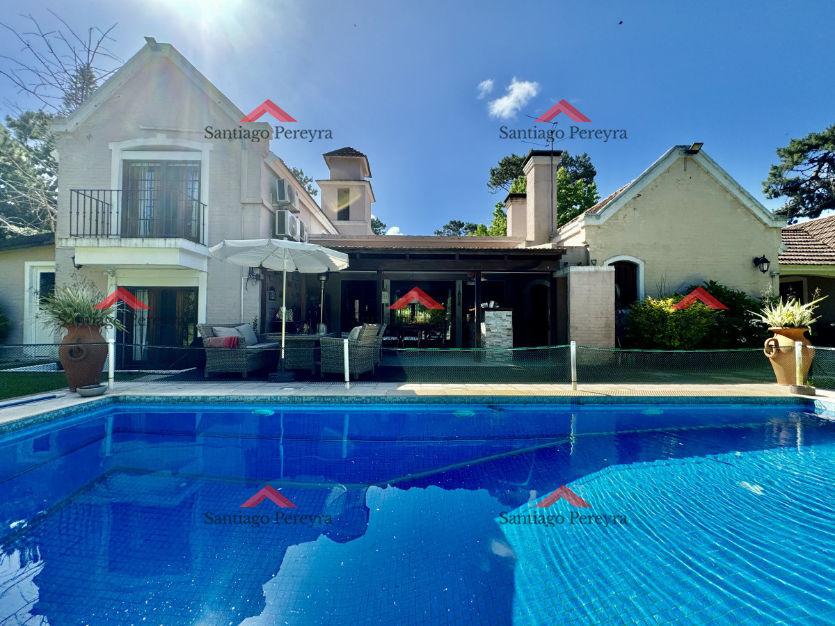 Casa ID.15765 - Excelente casa en Playa Mansa