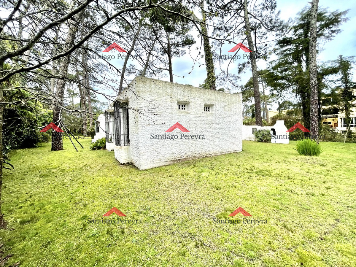 Casa ID.7460 - Casa en venta en Playa Mansa con 1385 m2 de terreno