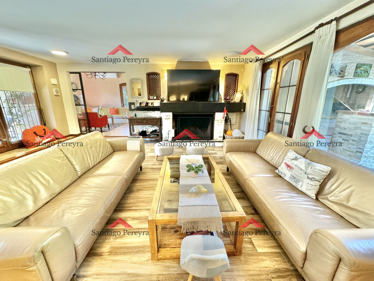 Casa ID.15765 - Excelente casa en Playa Mansa
