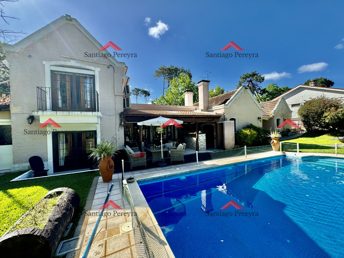 Casa ID.15765 - Excelente casa en Playa Mansa