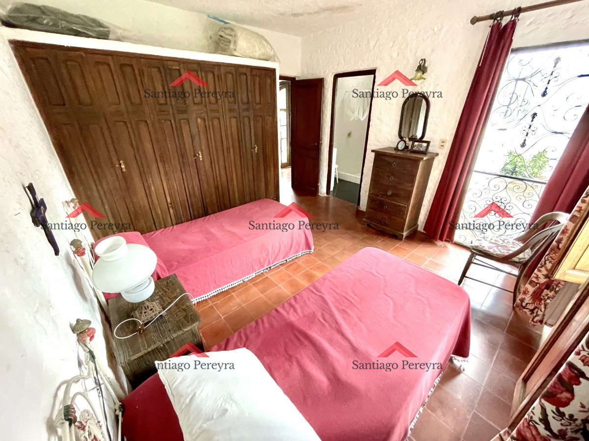 Casa ID.7460 - Casa en venta en Playa Mansa con 1385 m2 de terreno
