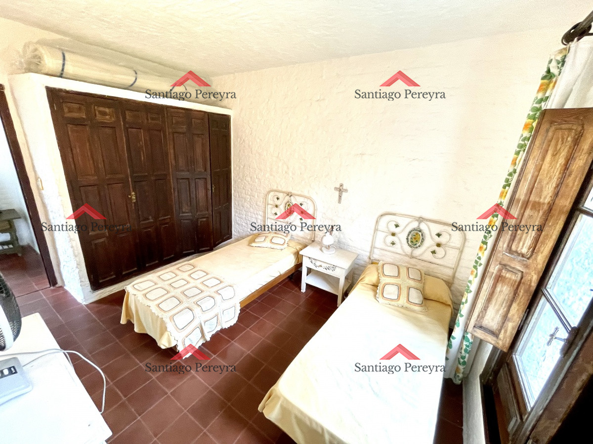 Casa ID.7460 - Casa en venta en Playa Mansa con 1385 m2 de terreno