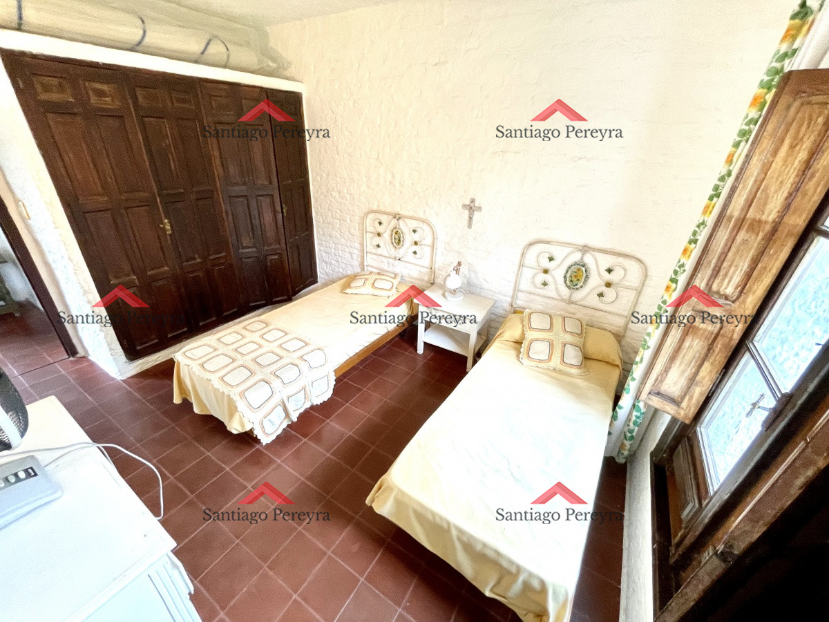 Casa ID.7460 - Casa en venta en Playa Mansa con 1385 m2 de terreno