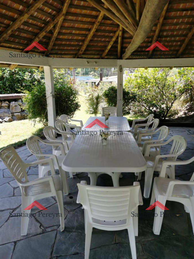 Casa ID.10786 - Hermosa casa a dos cuadras exactamente del mar, playa mansa!!!