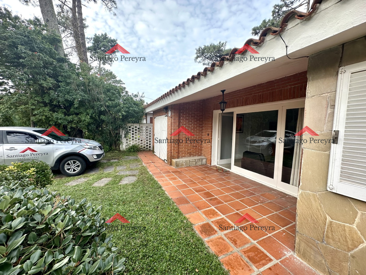 Casa ID.3799 - Chalet típico de Punta del Este, a 400 metros de Playa Mansa