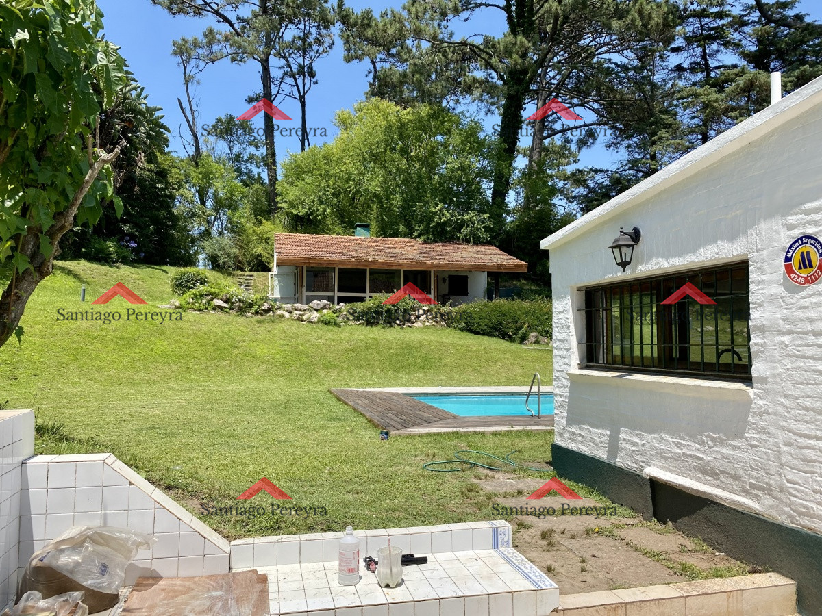 Casa ID.10787 - Hermosa casa estilo colonial actualizada , con excelente ubicación .