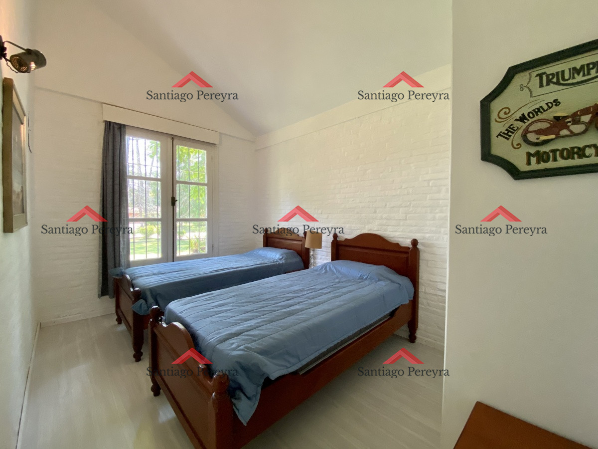 Casa ID.10787 - Hermosa casa estilo colonial actualizada , con excelente ubicación .