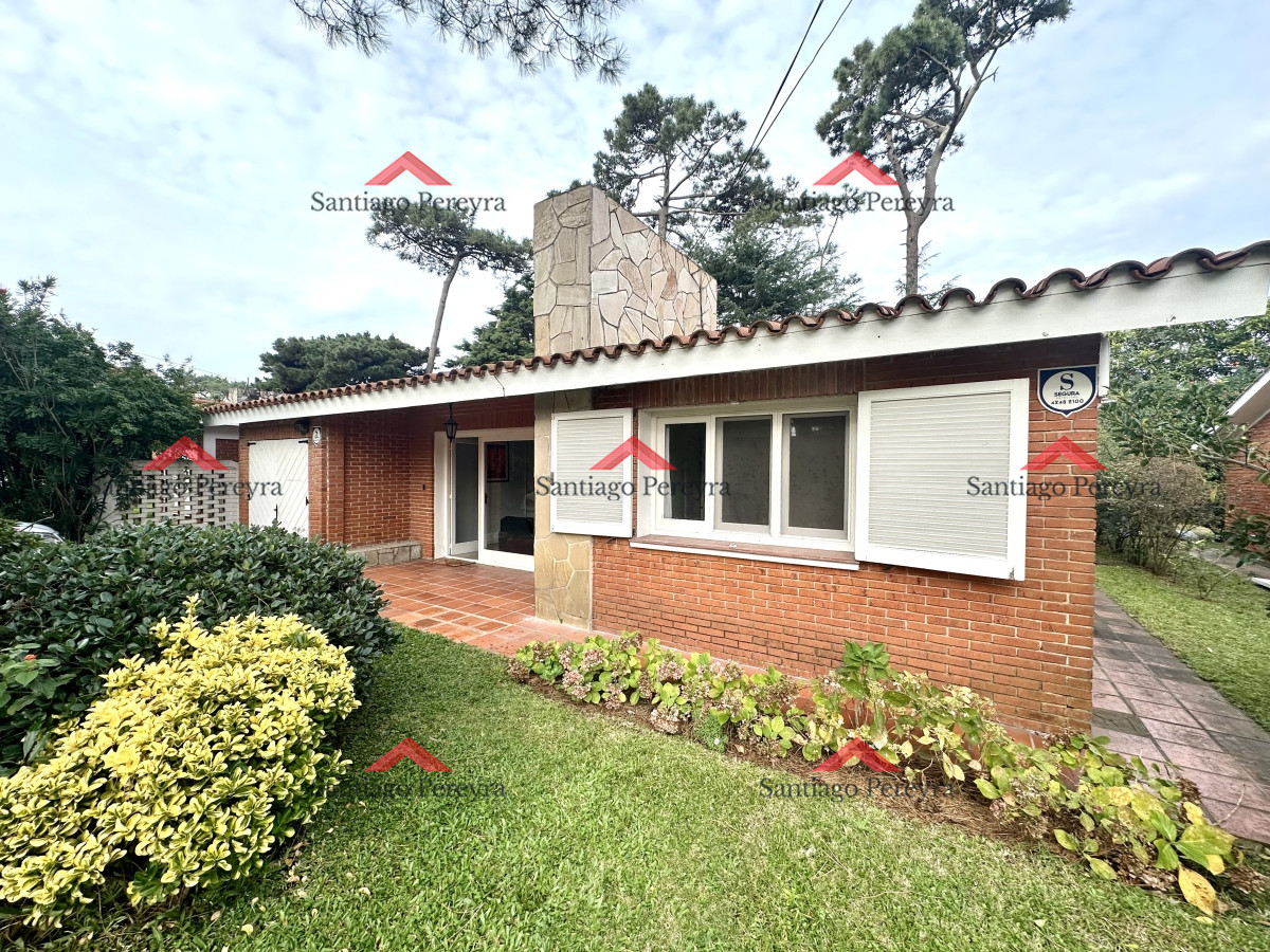 Casa ID.3799 - Chalet típico de Punta del Este, a 400 metros de Playa Mansa