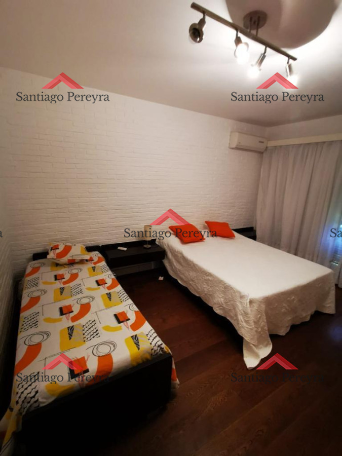 Casa ID.10786 - Hermosa casa a dos cuadras exactamente del mar, playa mansa!!!