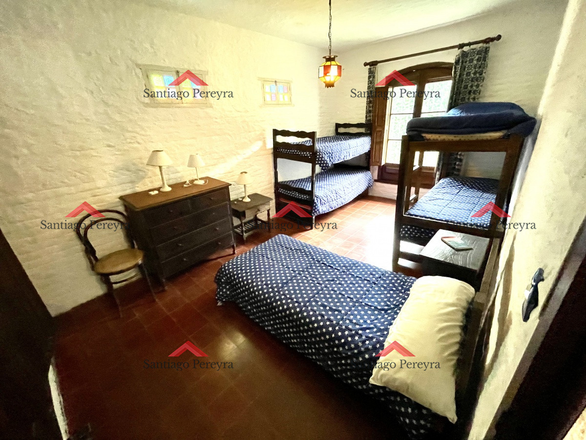 Casa ID.7460 - Casa en venta en Playa Mansa con 1385 m2 de terreno