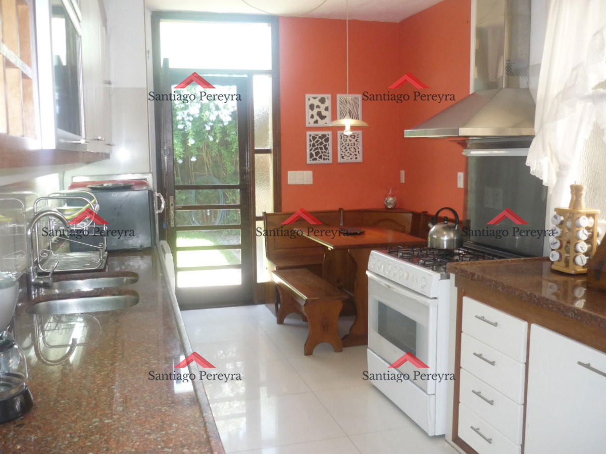 Casa ID.4129 - Muy linda casaHermosa casa en Venta y alquiler de temporada