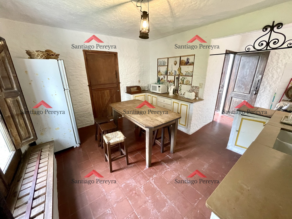 Casa ID.7460 - Casa en venta en Playa Mansa con 1385 m2 de terreno
