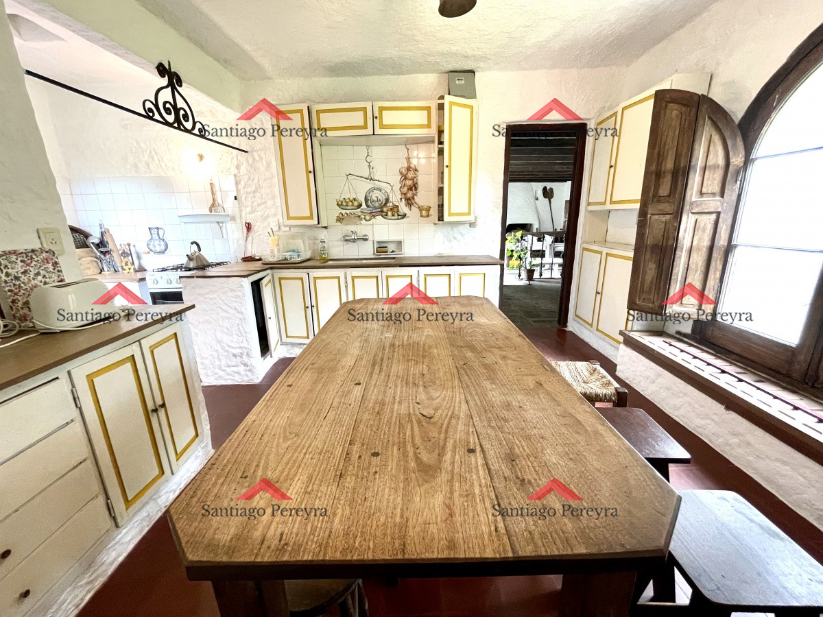 Casa ID.7460 - Casa en venta en Playa Mansa con 1385 m2 de terreno