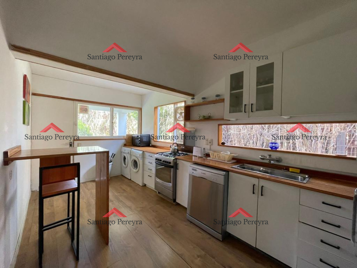 Casa ID.10786 - Hermosa casa a dos cuadras exactamente del mar, playa mansa!!!