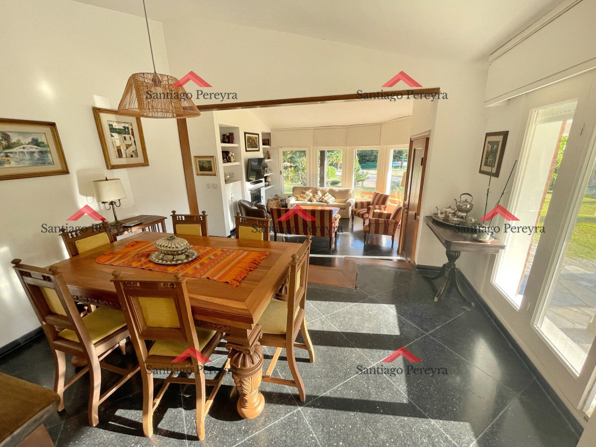 Casa ID.14686 - Hermosa casa en alquiler temporal 4 dormitorios 3 baños parrillero amplio jardin cercado a 200 metros de la playa