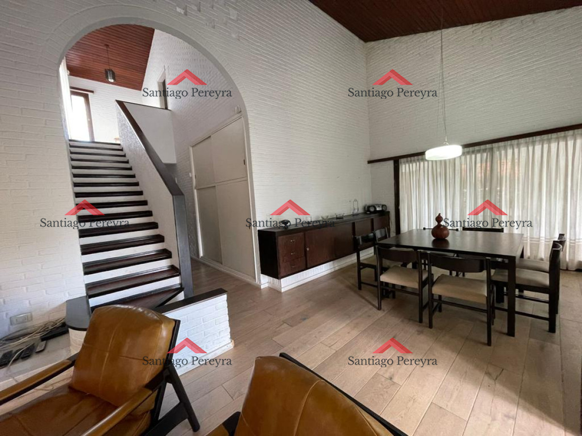 Casa ID.10786 - Hermosa casa a dos cuadras exactamente del mar, playa mansa!!!