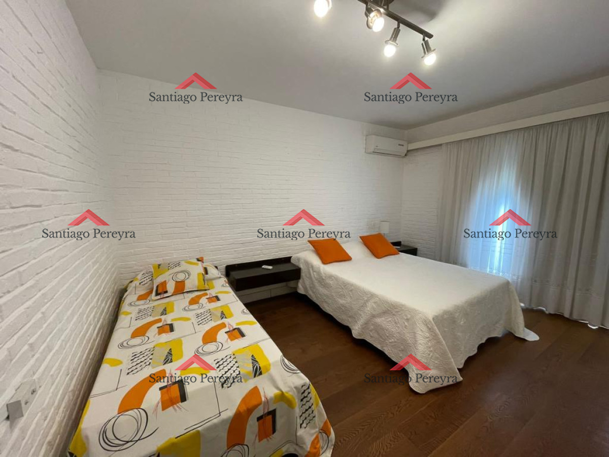 Casa ID.10786 - Hermosa casa a dos cuadras exactamente del mar, playa mansa!!!