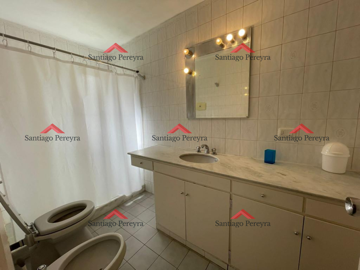 Casa ID.10786 - Hermosa casa a dos cuadras exactamente del mar, playa mansa!!!
