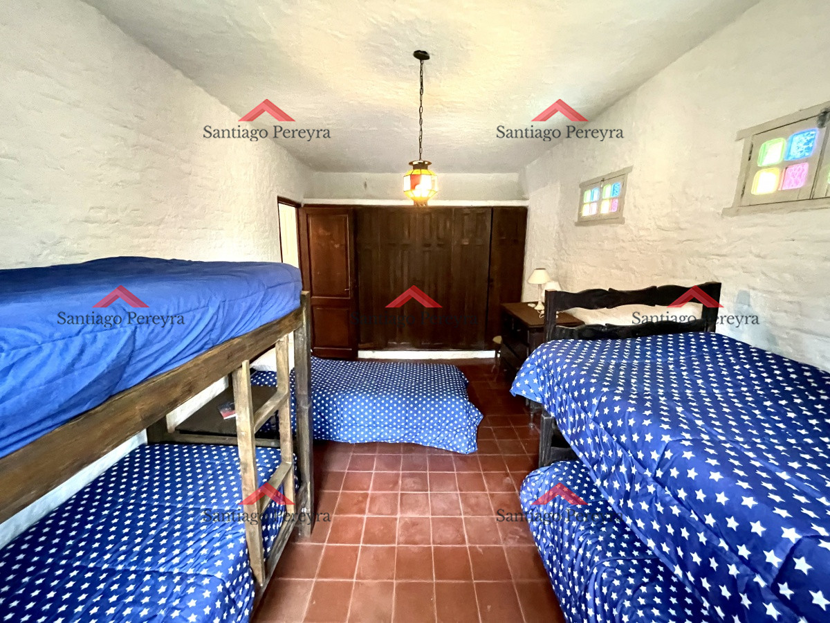 Casa ID.7460 - Casa en venta en Playa Mansa con 1385 m2 de terreno