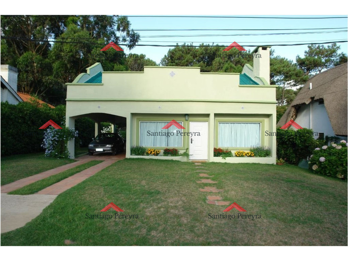 Casa ID.10966 - Muy linda casa en alquiler, ubicada en Rincon del Indio. 