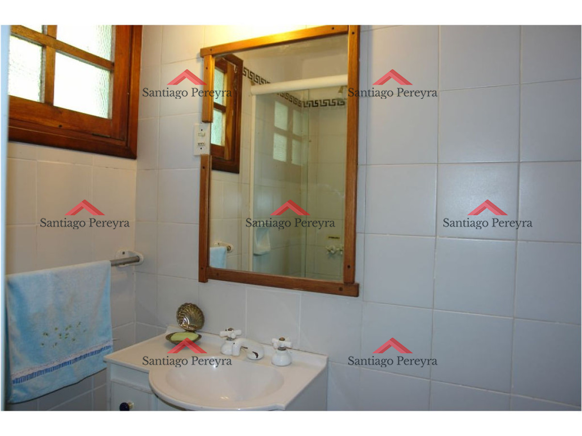 Casa ID.10966 - Muy linda casa en alquiler, ubicada en Rincon del Indio. 