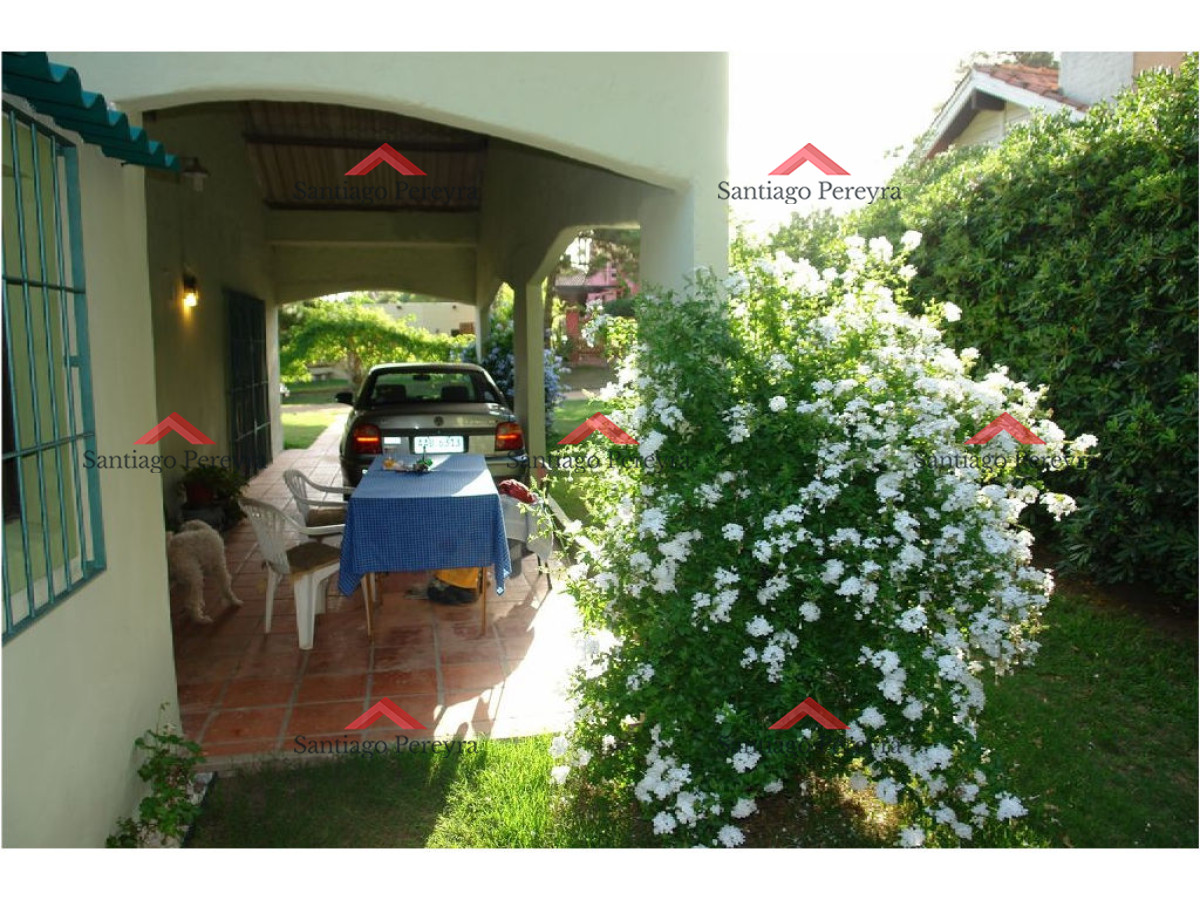 Casa ID.10966 - Muy linda casa en alquiler, ubicada en Rincon del Indio. 