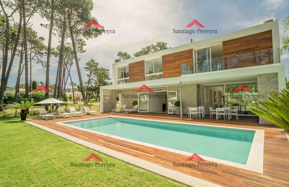 Casa ID.6894 - Espectacular casa a estrenar en barrio privado