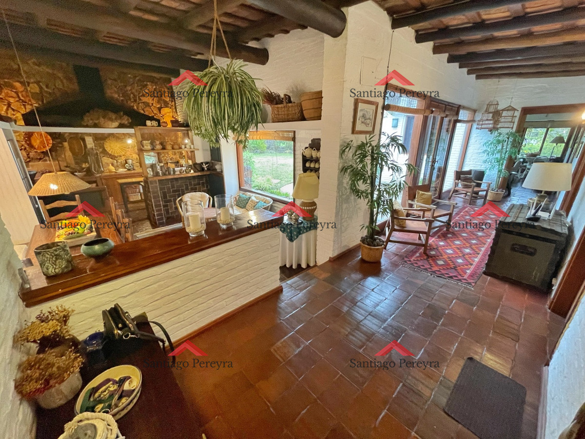 Casa en Pinares, 3 dormitorios en alquiler de temporada con parrillero - GoPunta - Portal Inmobiliario de Punta del Este - Maldonado
