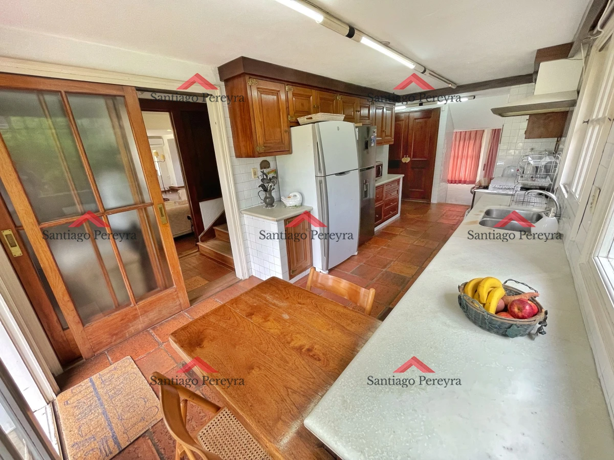 Casa ID.10795 - Casa en Mansa, 4 dormitorios y dependencia, piscina, barbacoa. Alquiler de temporada