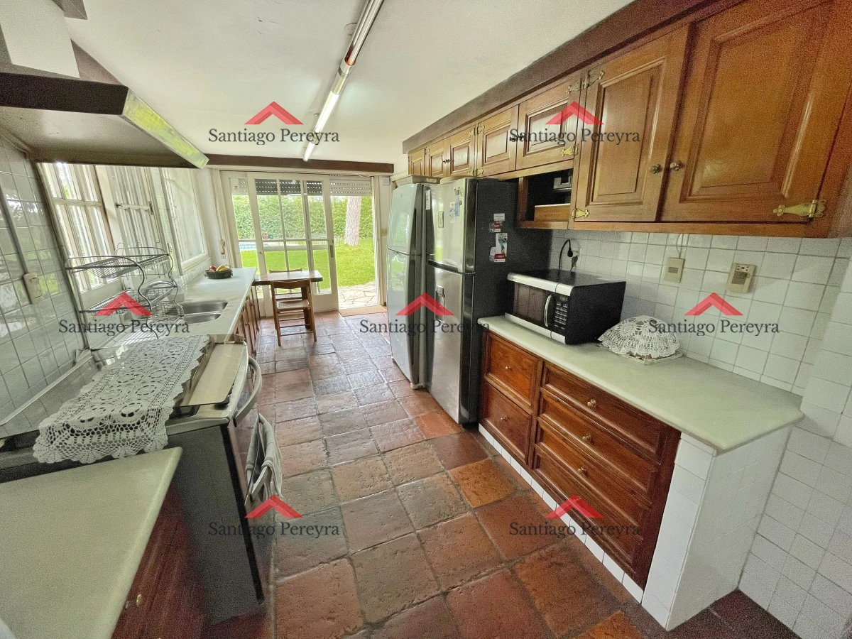 Casa ID.10795 - Casa en Mansa, 4 dormitorios y dependencia, piscina, barbacoa. Alquiler de temporada